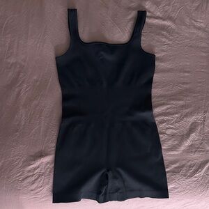 Amazon Essentials Women's Black Shapewear Bodysuit